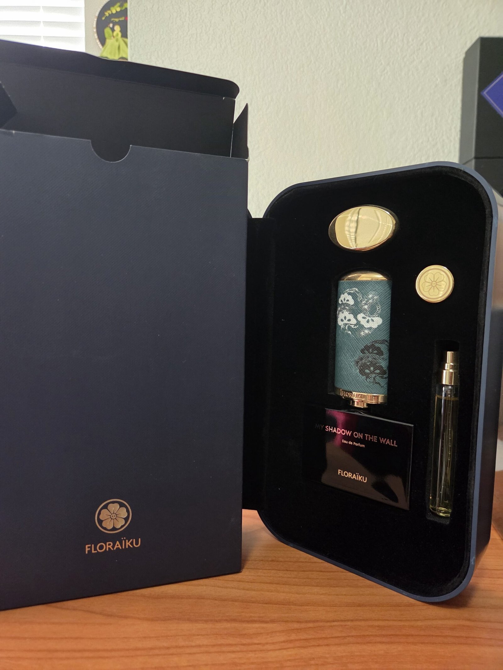 Flora�ku My Shadow on the Wall EDP